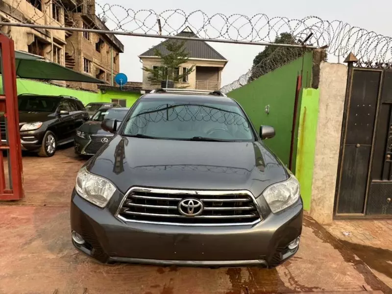 Toyota Highlander   - 2014