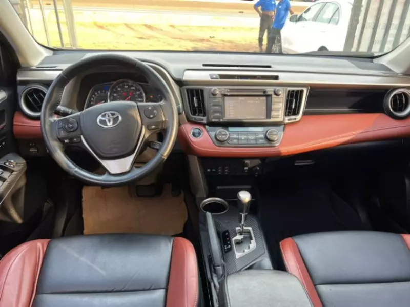 Toyota RAV 4   - 2015