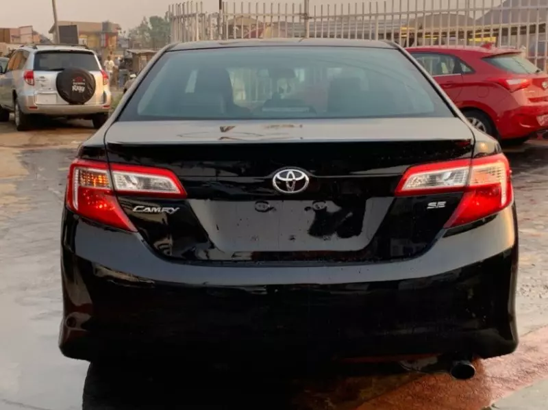 Toyota Camry   - 2013