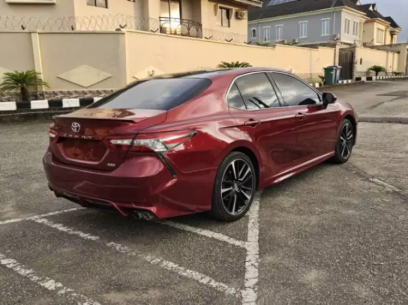 Toyota Camry   - 2018