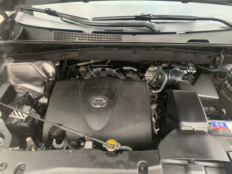 Toyota Highlander   - 2017