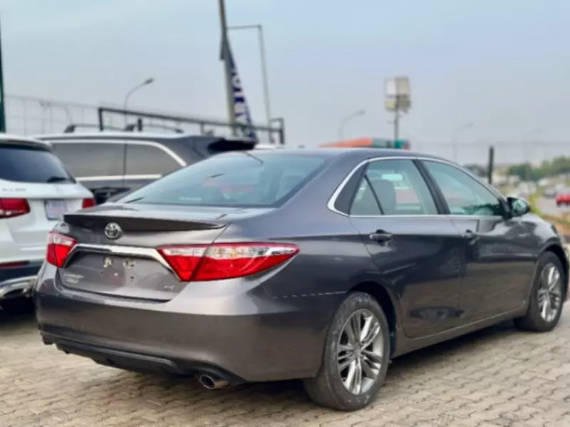 Toyota camry   - 2016