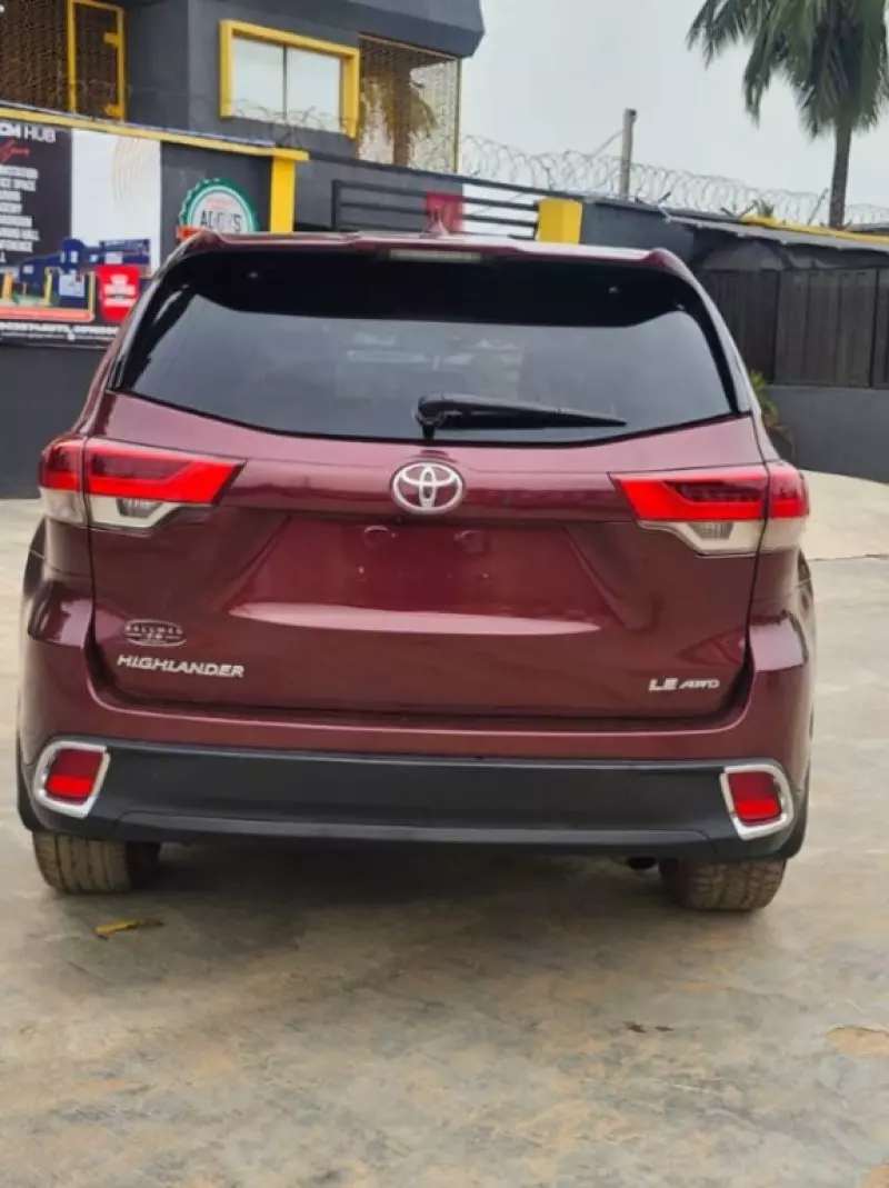 Toyota Highlander   - 2015