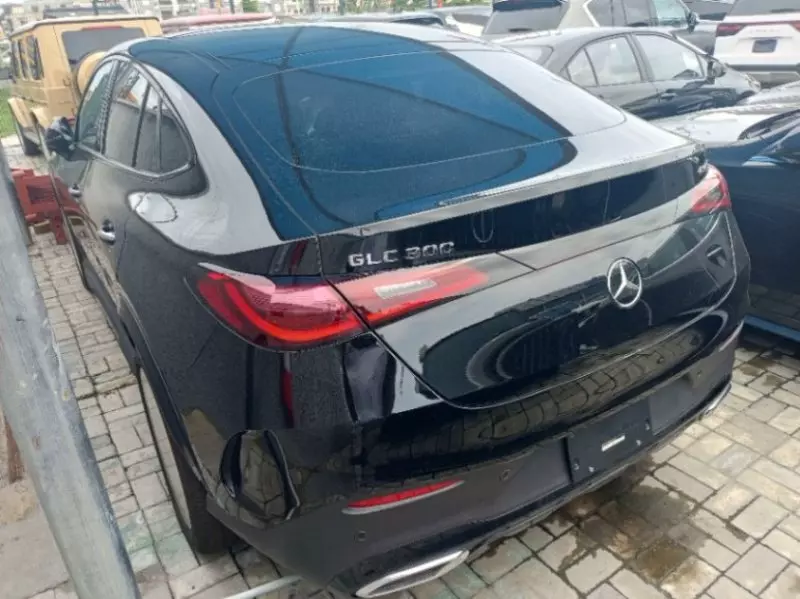 Mercedes-Benz GLC 300   - 2025