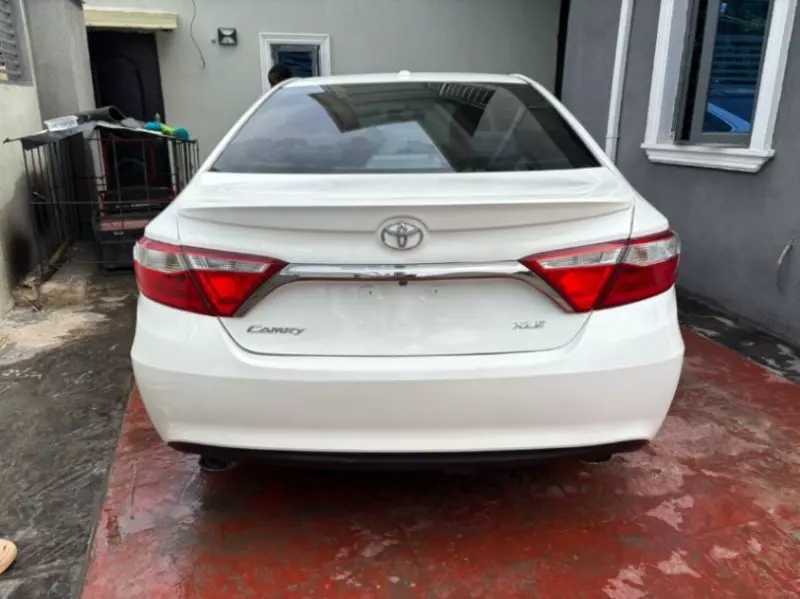 Toyota Camry   - 2016