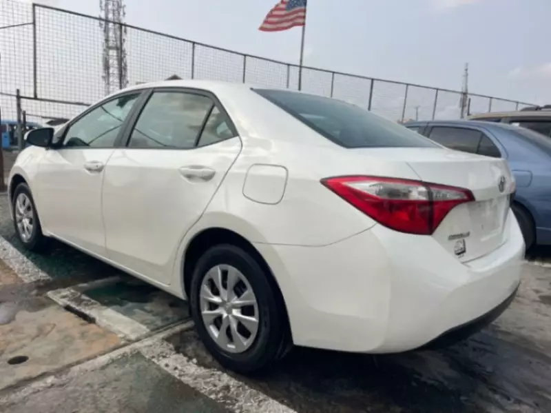 Toyota Corolla   - 2014