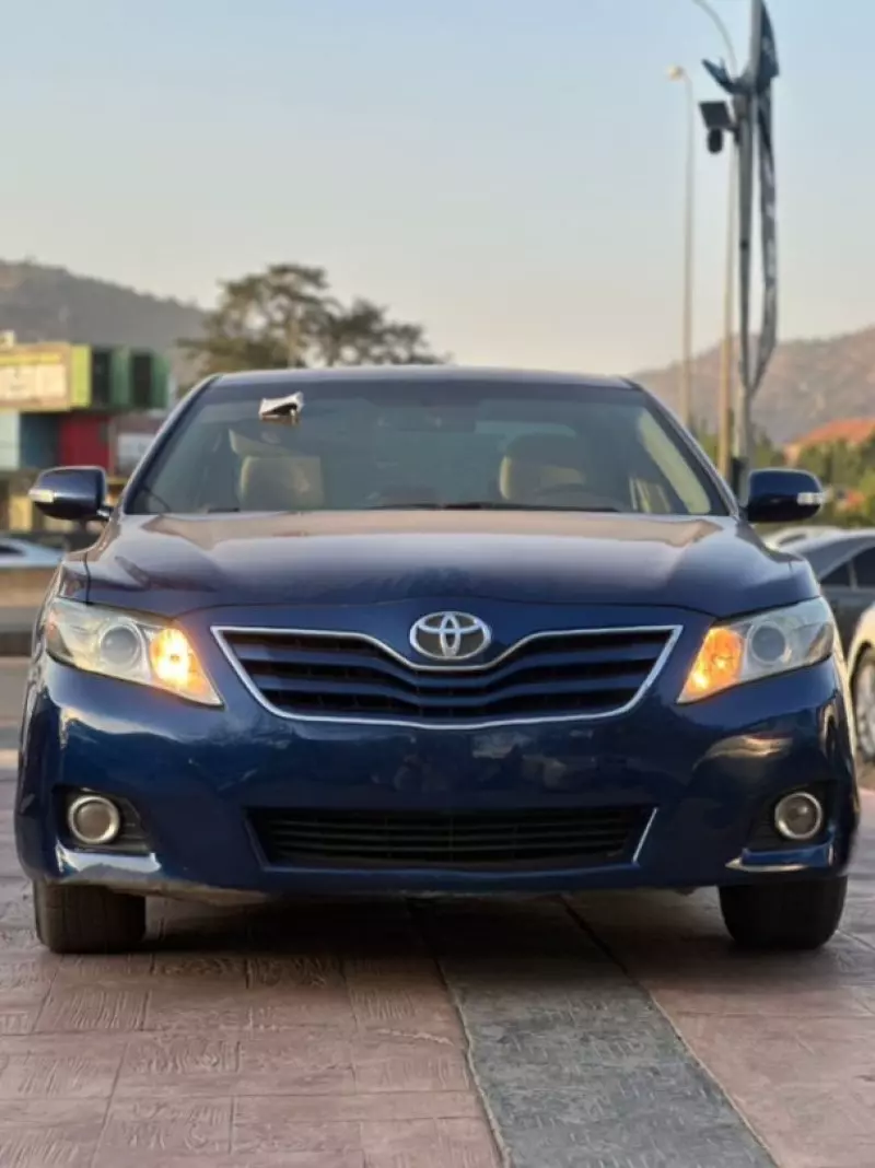 Toyota Camry - 2011
