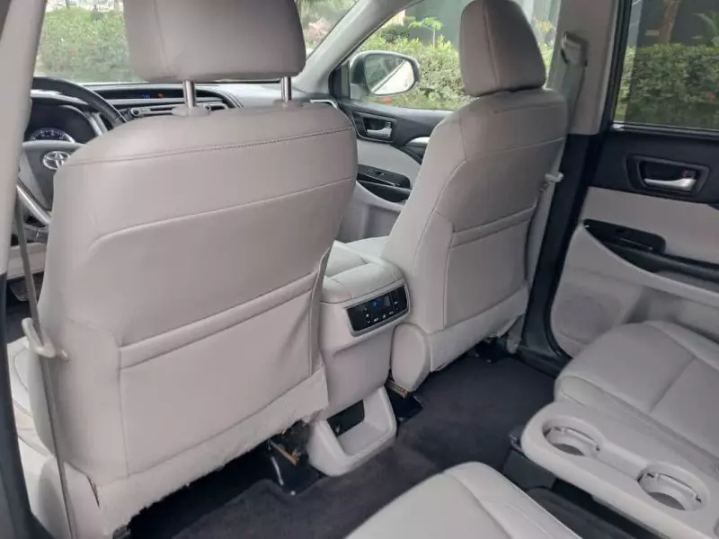 Toyota Highlander   - 2014