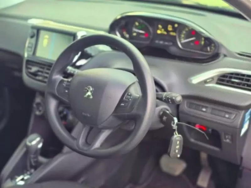 Peugeot 208   - 2018