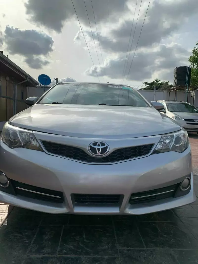 Toyota Camry   - 2013