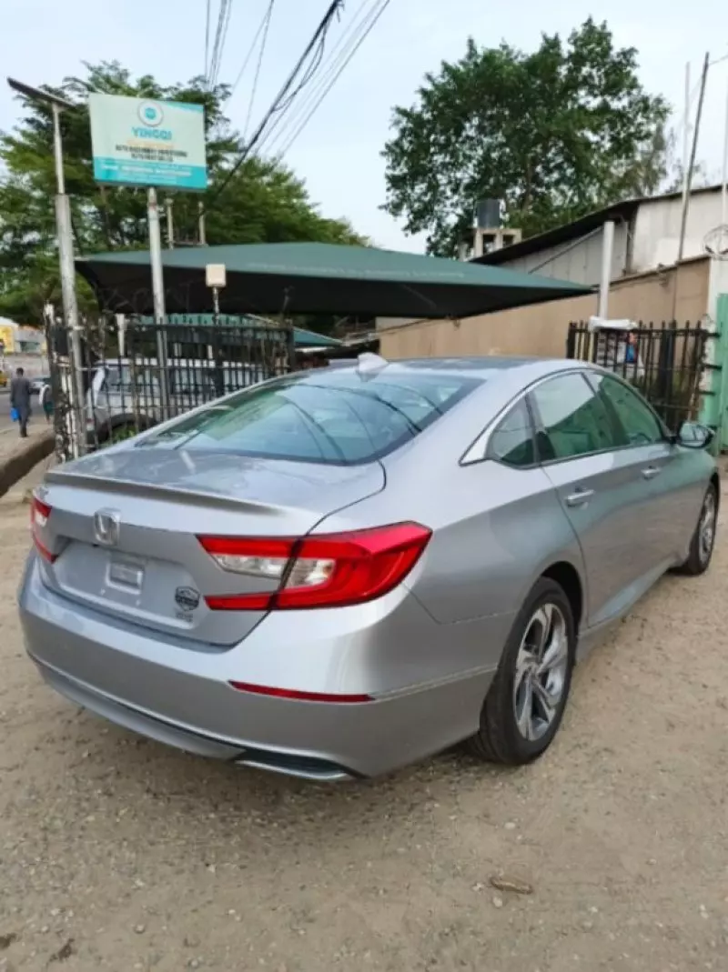 Honda Accord   - 2020
