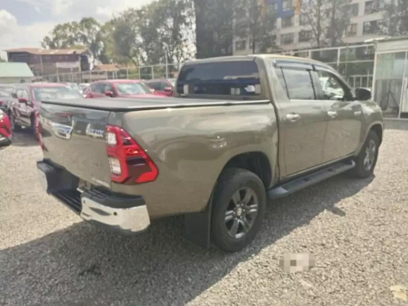 Toyota Hilux   - 2020