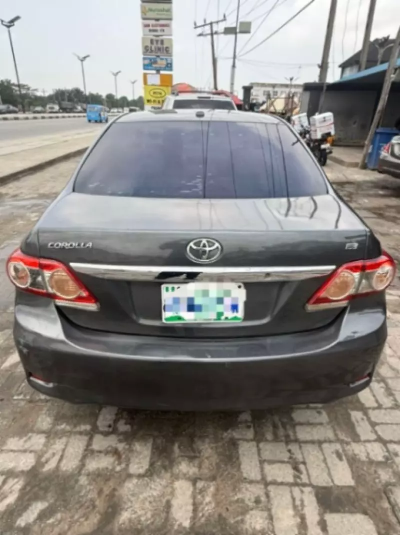 Toyota Corolla   - 2010