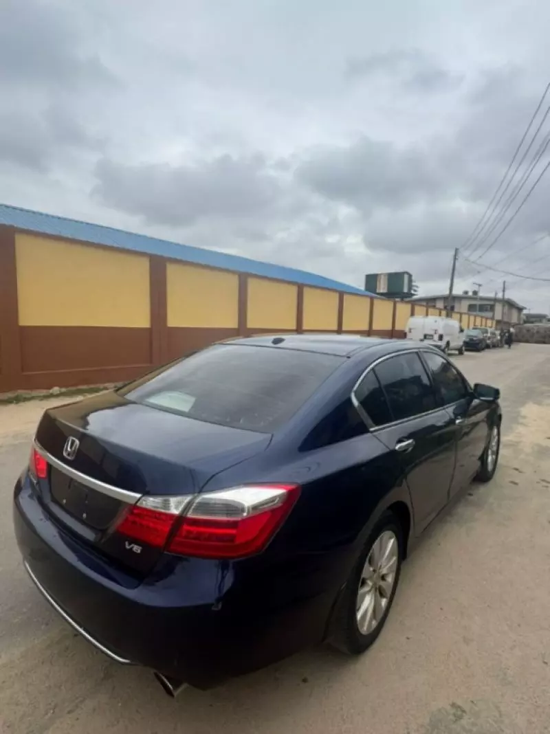 Honda Accord   - 2015