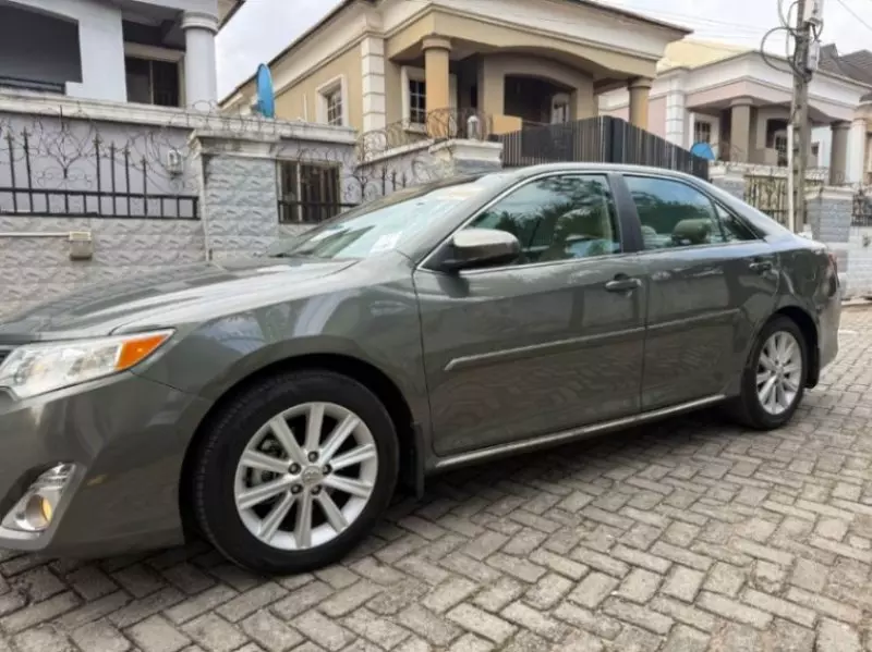 Toyota Camry   - 2012