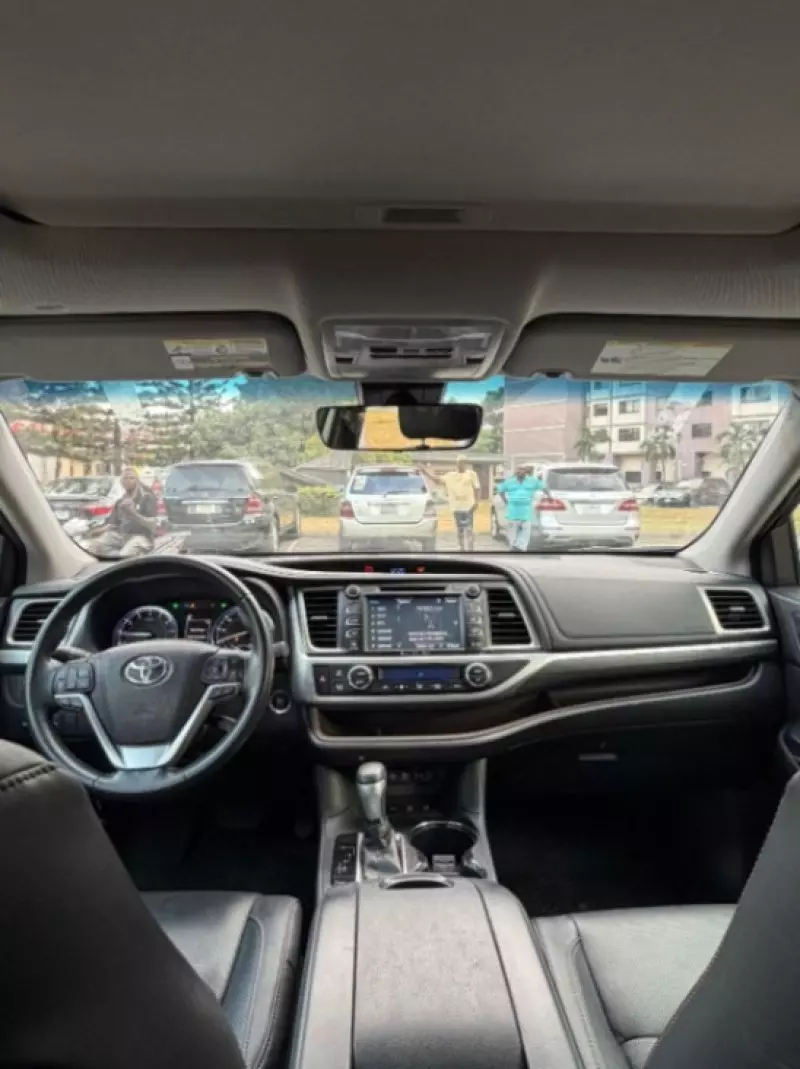 Toyota Highlander   - 2018