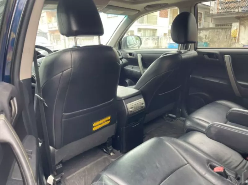Toyota Highlander   - 2011