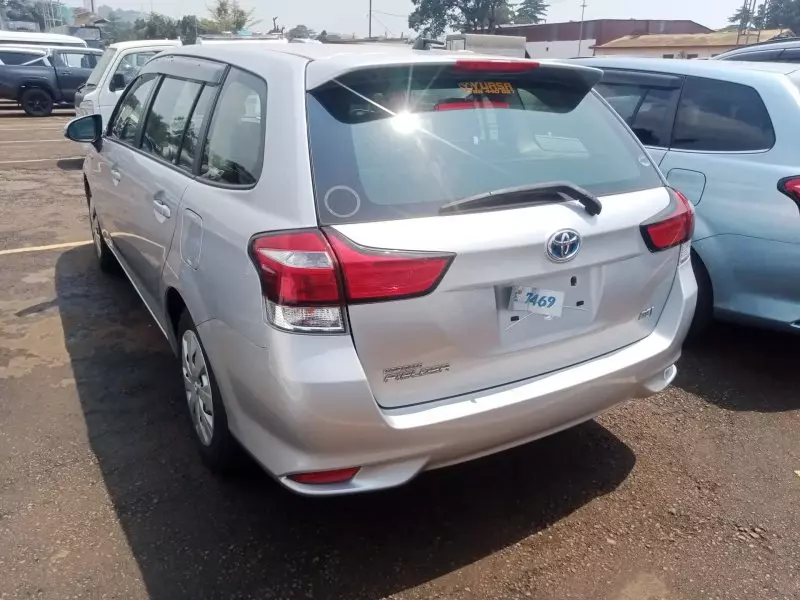Toyota Fielder hybrid    - 2016
