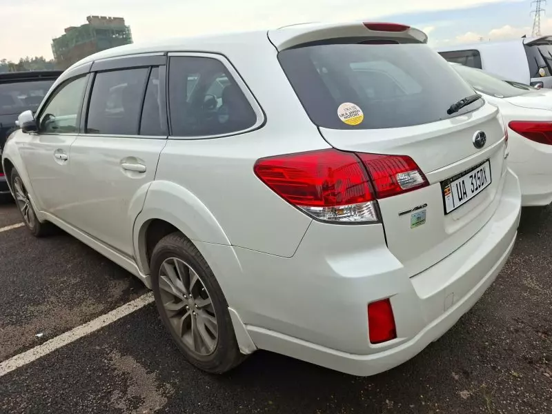 Subaru Outback   - 2015
