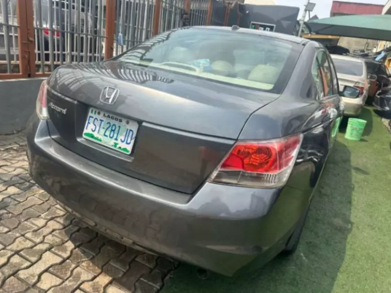 Honda Accord   - 2009