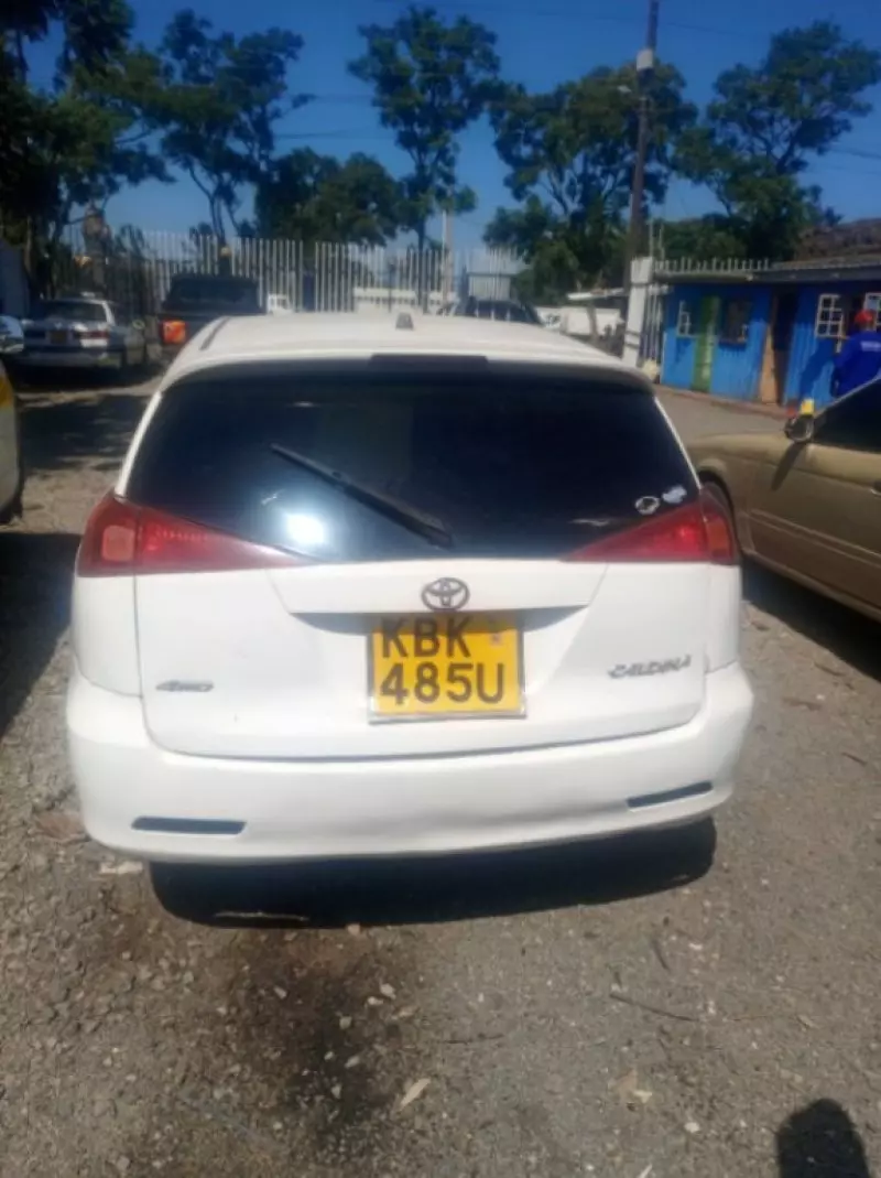 Toyota Caldina   - 2002