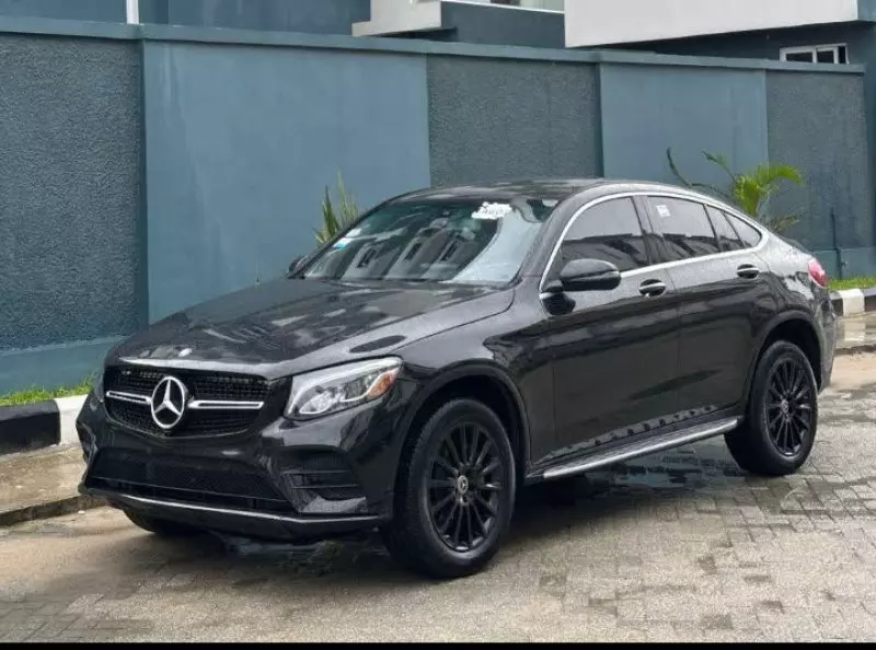 Mercedes-Benz GLC 300   - 2017