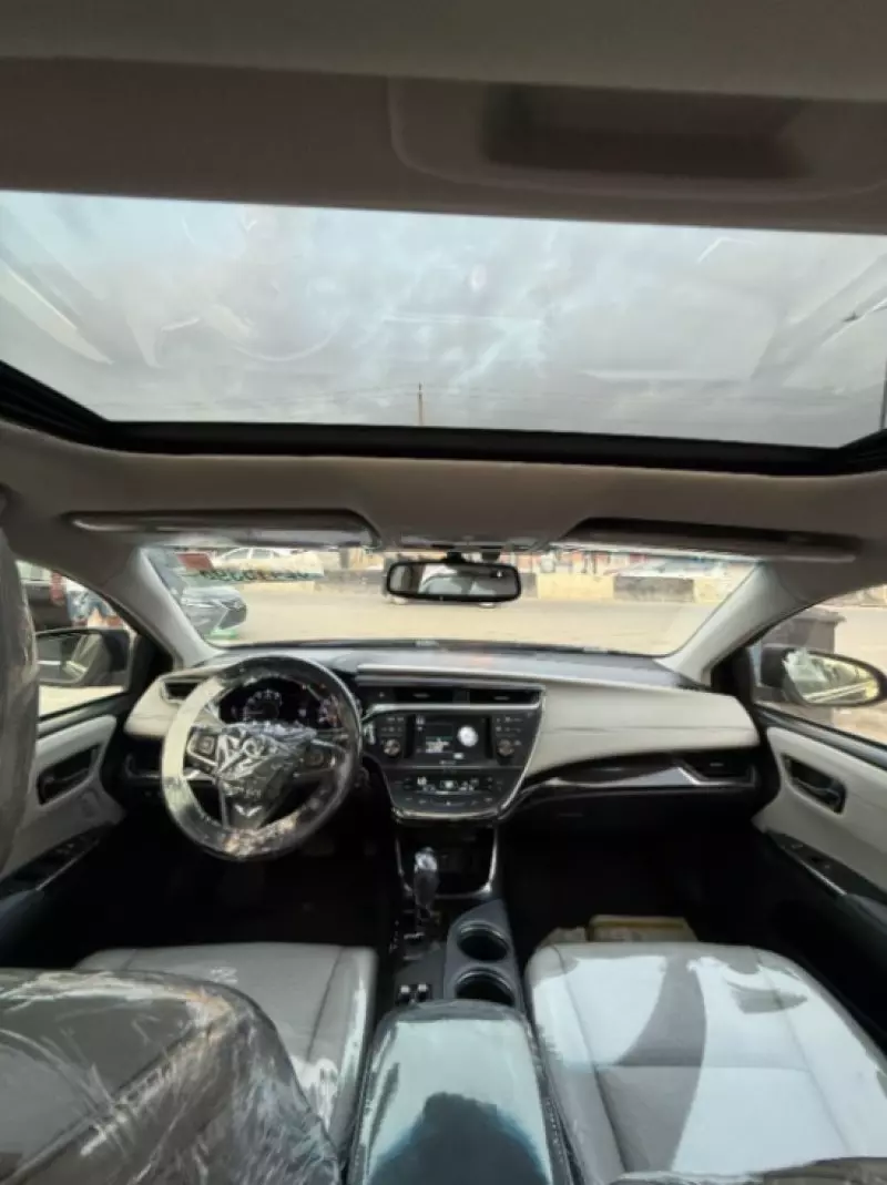 Toyota Avalon   - 2013