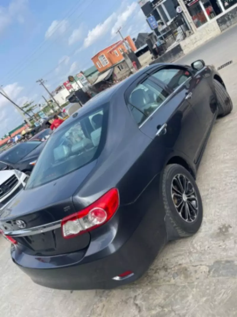 Toyota Corolla - 2013