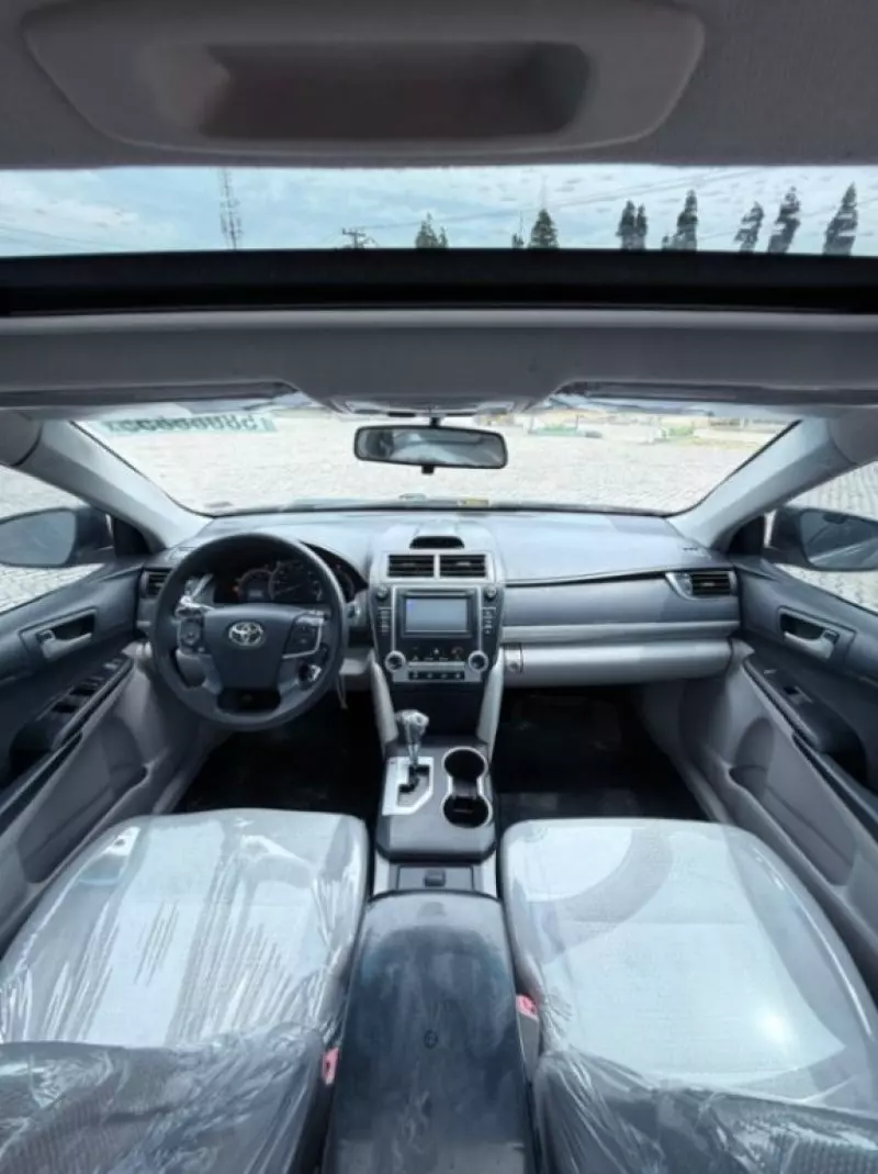 Toyota Camry   - 2012