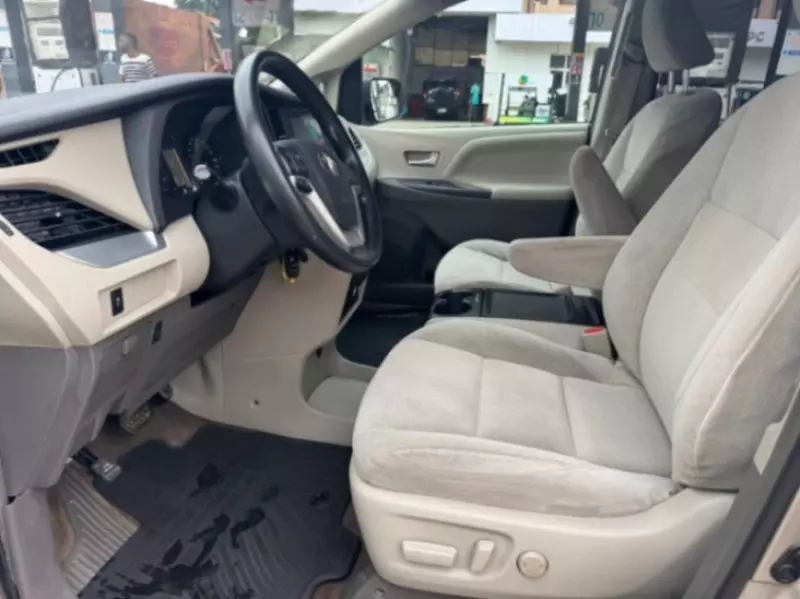 Toyota Sienna   - 2015