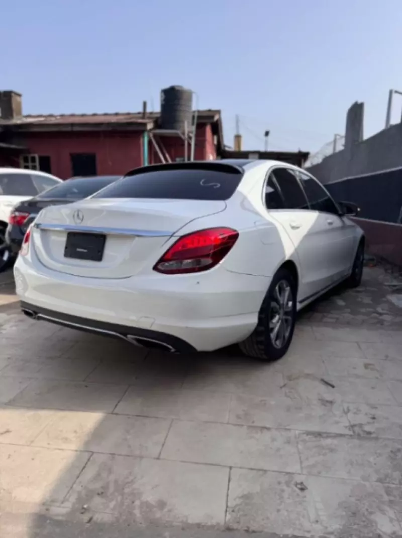 Mercedes-Benz C 300   - 2015