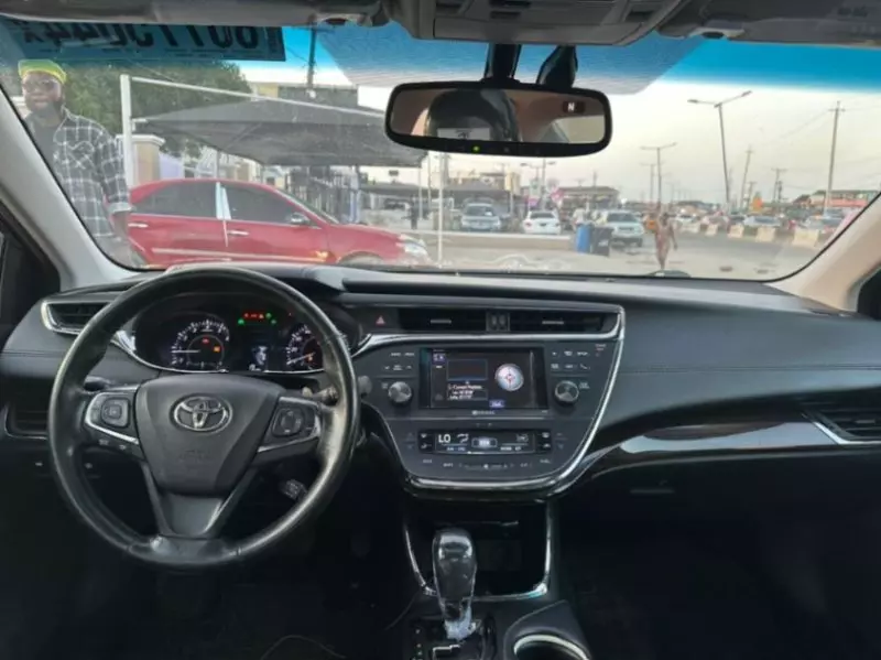 Toyota Avalon   - 2014