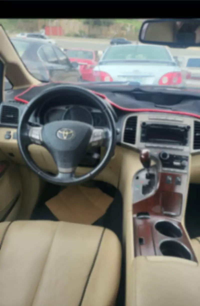 Toyota Venza   - 2012