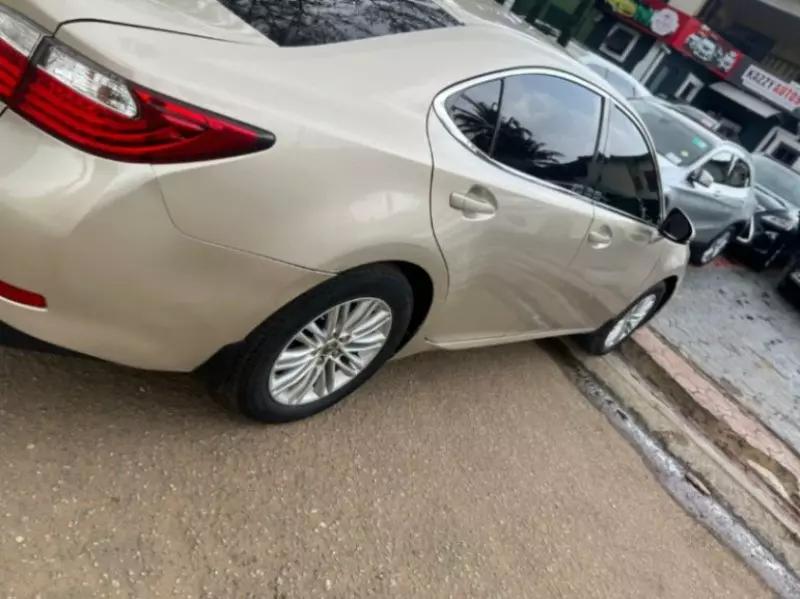 Lexus ES 350   - 2013