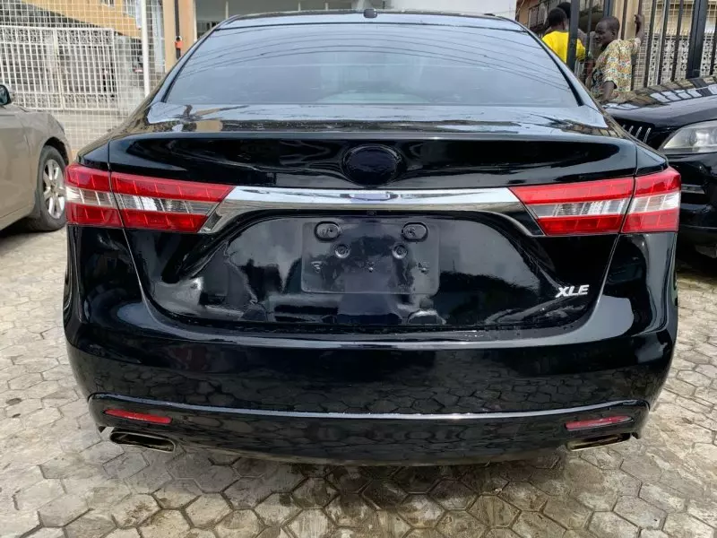 Toyota Avalon   - 2014