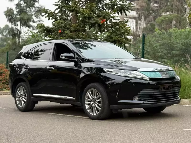 Toyota Harrier   - 2018