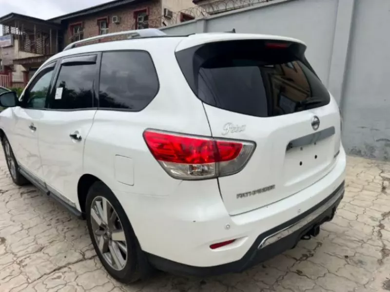 Nissan Pathfinder   - 2014