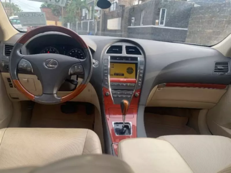 Lexus ES 350   - 2012