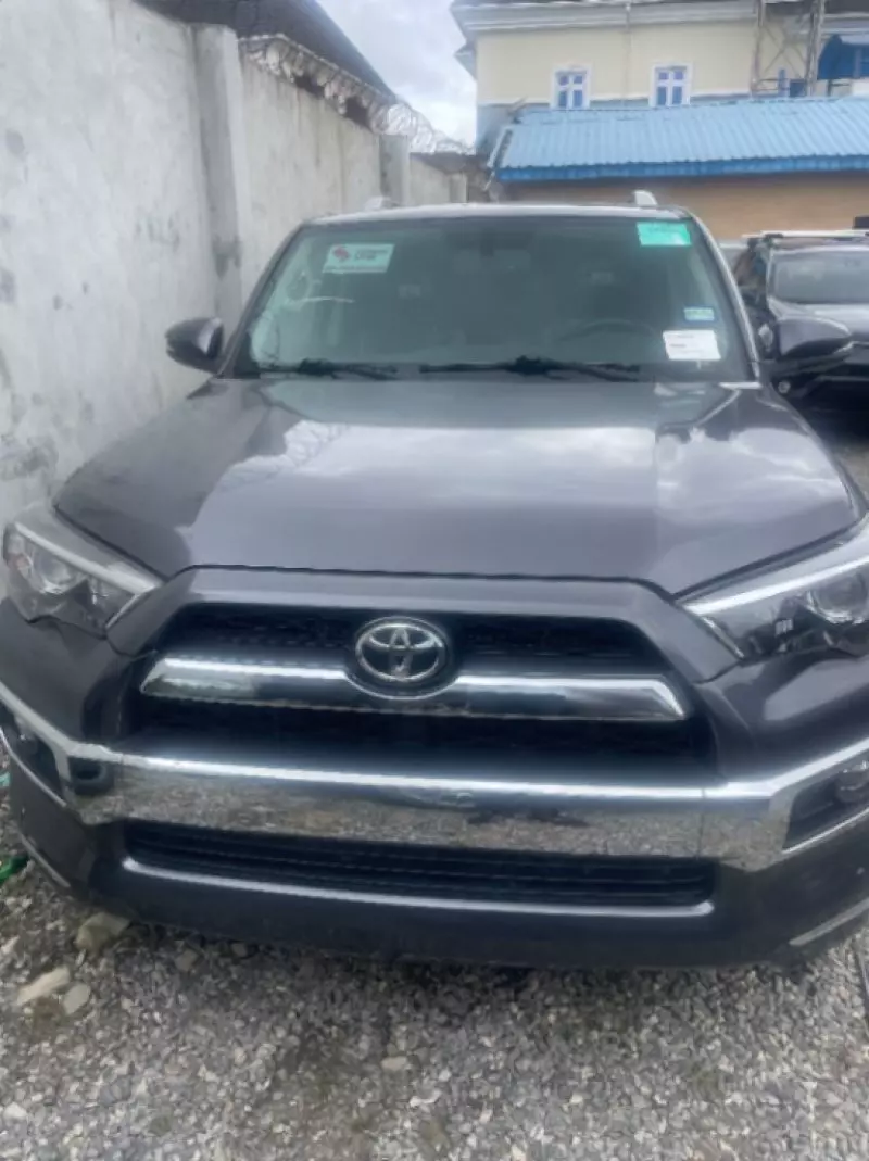 Toyota 4-Runner   - 2014