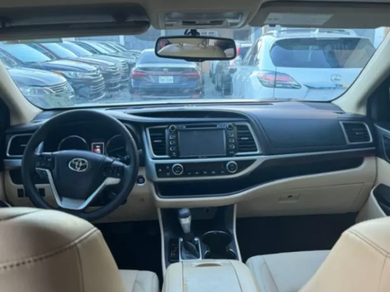 Toyota Highlander   - 2015