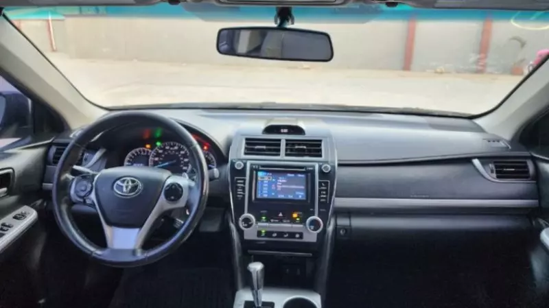 Toyota Camry   - 2012