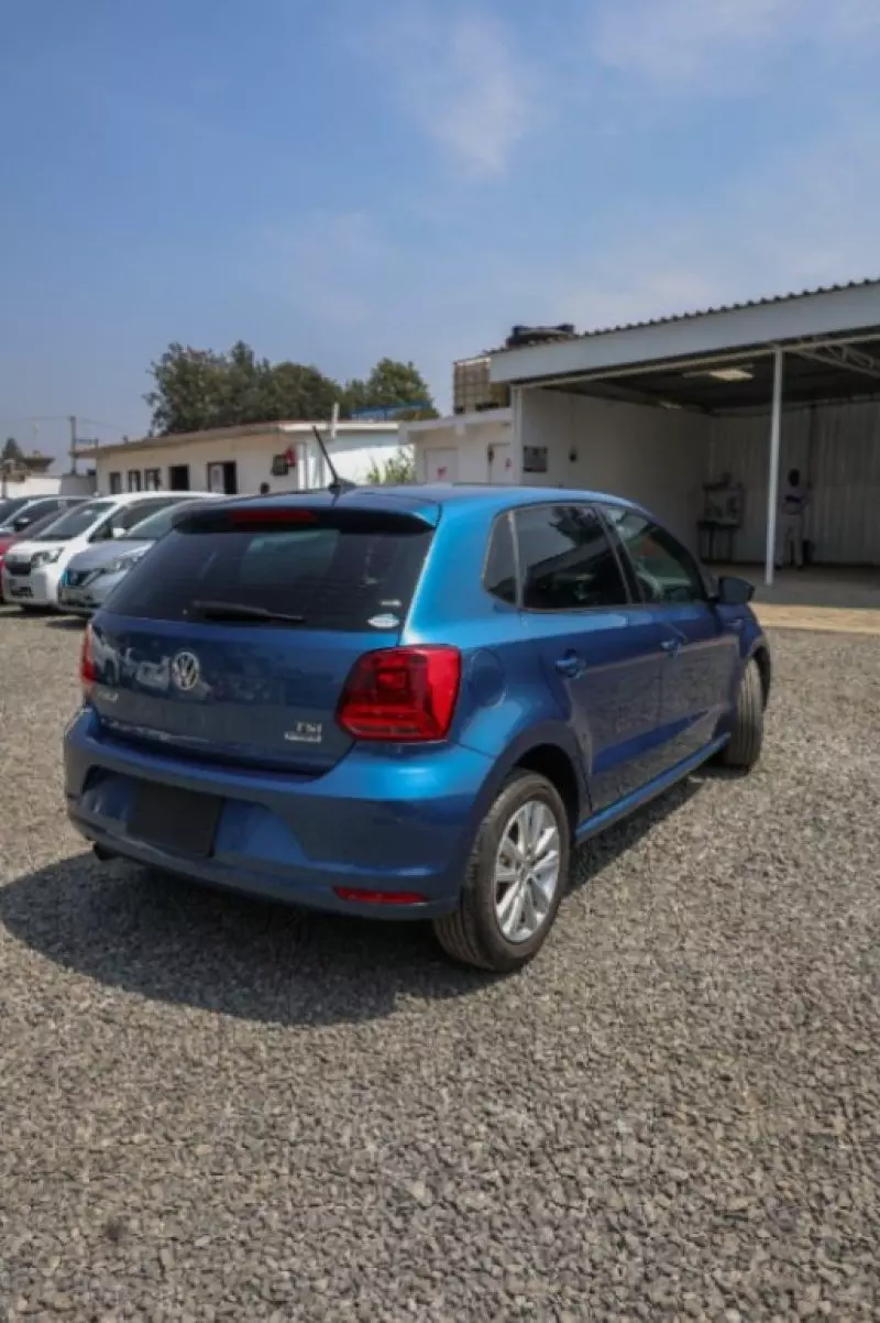 Volkswagen Polo   - 2017