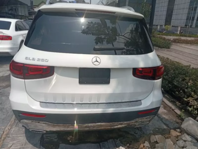 Mercedes-Benz GLB 250 - 2021