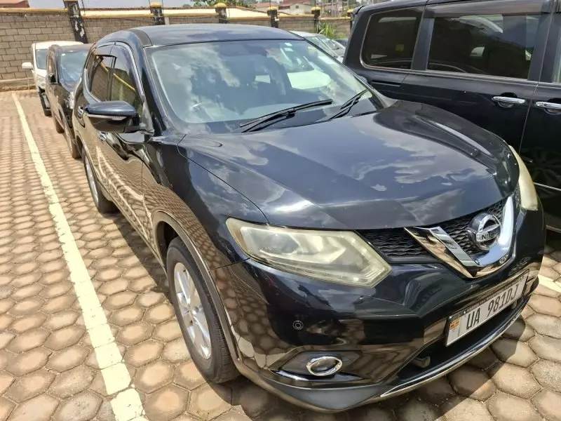 Nissan X-TRAIL   - 2015