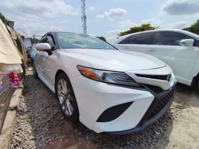 Toyota Camry   - 2019