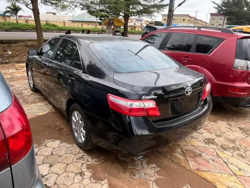 Toyota Camry   - 2009