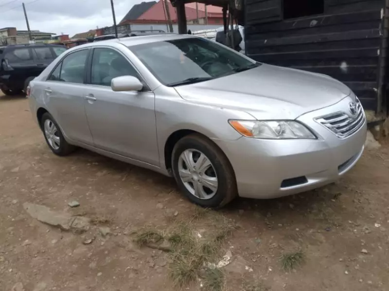 Toyota Camry   - 2007
