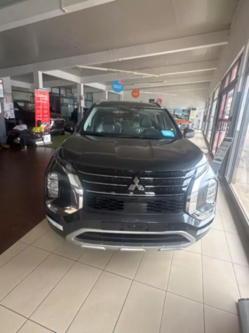 Mitsubishi OUTLANDER   - 2026