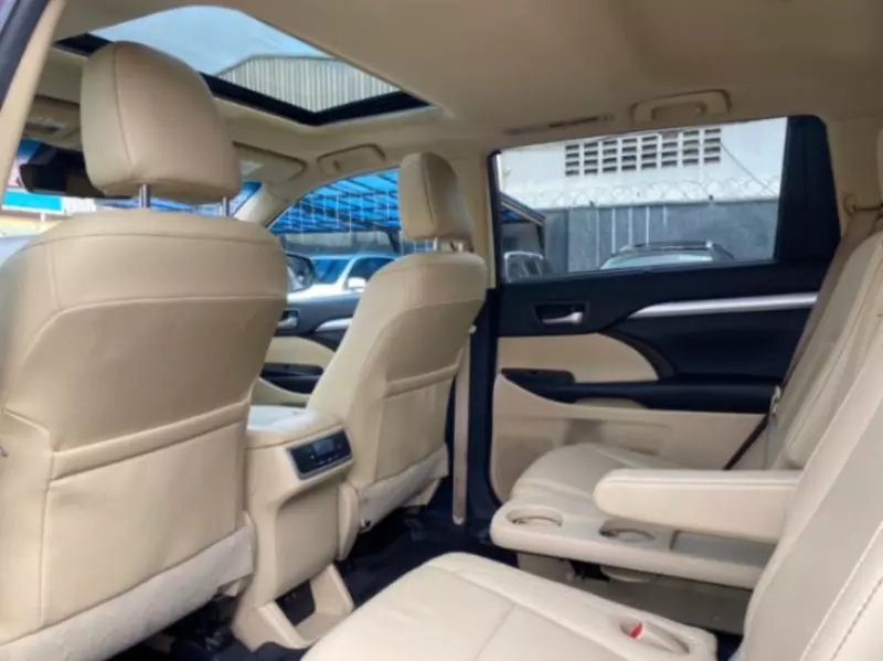 Toyota Highlander   - 2018