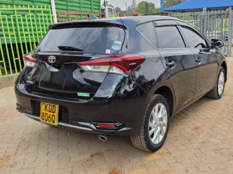 Toyota Auris   - 2016